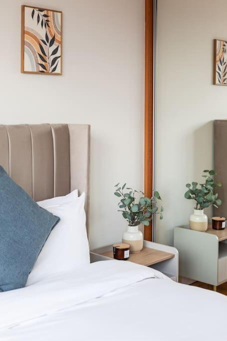 Modern Penthouse Apartment 2 Bed, 2 Bath Sleeps 6 City Centre Белфаст Екстериор снимка