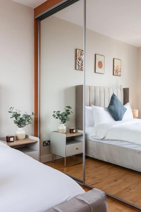 Modern Penthouse Apartment 2 Bed, 2 Bath Sleeps 6 City Centre Белфаст Екстериор снимка