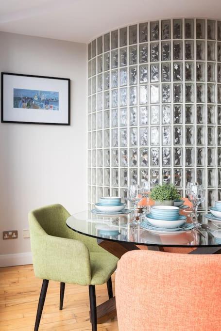 Modern Penthouse Apartment 2 Bed, 2 Bath Sleeps 6 City Centre Белфаст Екстериор снимка